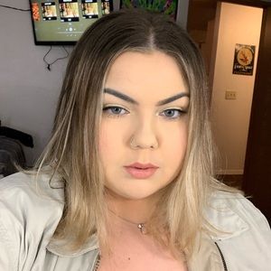 Meet your Posher, Tosha